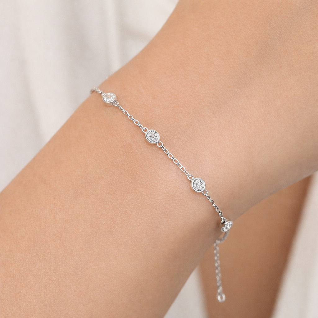 925 Sterling Silver     Moissanite Halo Adjustable Bracelet